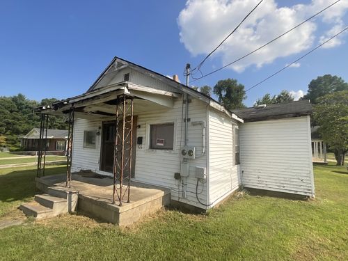 325 Davis St, Martin, TN, 38237-2135 | Card Image