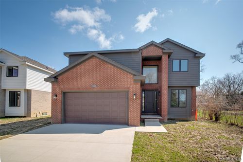2921 Walsh Dr, Rochester Hills, MI, 48309-4328 | Card Image