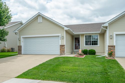 168 Se Sweetgrass Dr, Pleasant Hill, IA, 50327-8521 | Card Image
