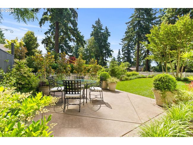 817 D Ave, House other with 3 bedrooms, 4 bathrooms and 2 parking in Lake Oswego OR | Image 4