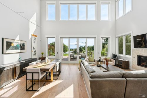 4990 Lakepointe Circle, Santa Rosa, CA, 95403 | Card Image