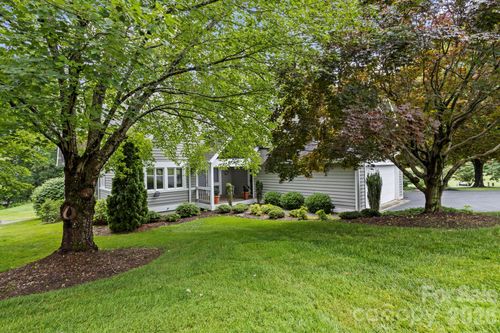 104 Overlook Dr, Flat Rock, NC, 28731-9700 | Card Image