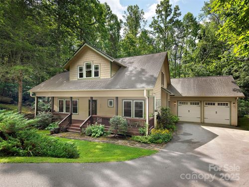 264 Charming Ln, Hendersonville, NC, 28792-7754 | Card Image