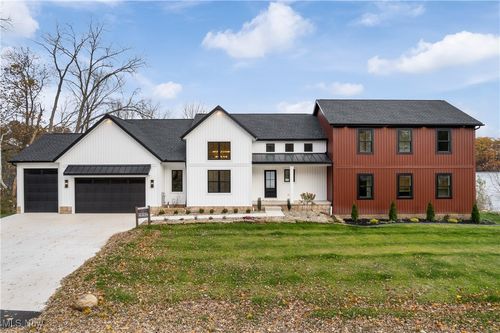 5858 Springlake Rd Nw, Canton, OH, 44718-1158 | Card Image