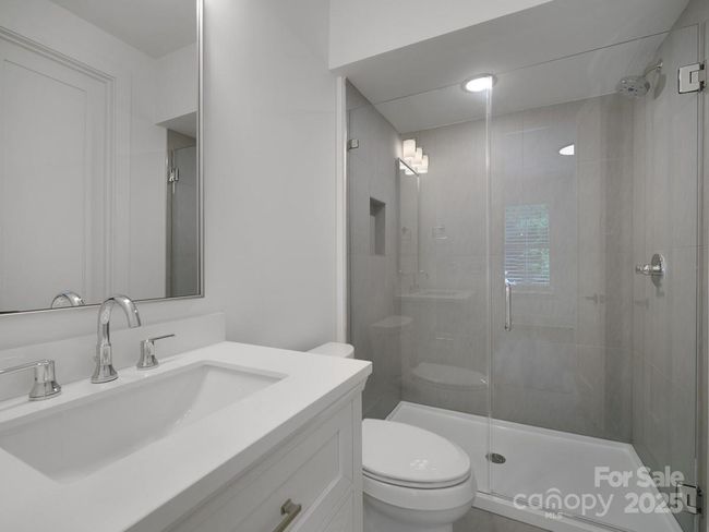 1st Floor Bathroom | Image 5