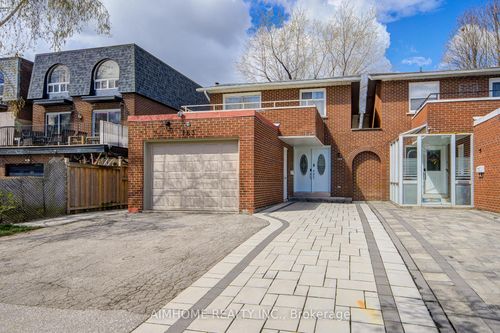 163 Chipwood Cres, North York, ON, M2J3X6 | Card Image