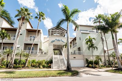 212 - 1001 10th Avenue S, Condo with 3 bedrooms, 3 bathrooms and null parking in Naples FL | Image 1