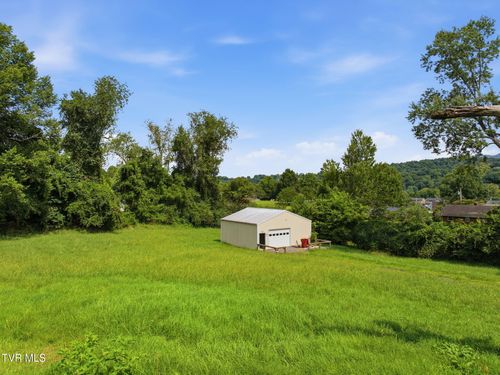 2200 Hicks Rd, Johnson City, TN, 37604-7033 | Card Image