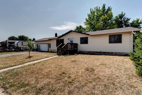 1502 Whitetail Dr, Sturgis, SD, 57785-2213 | Card Image