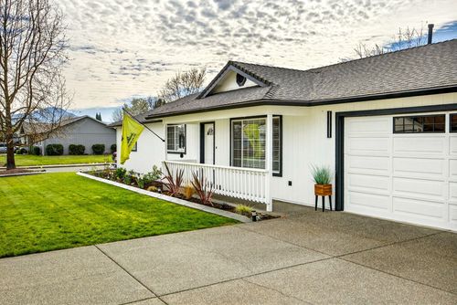 934 Pittview Ave, Central Point, OR, 97502-2790 | Card Image