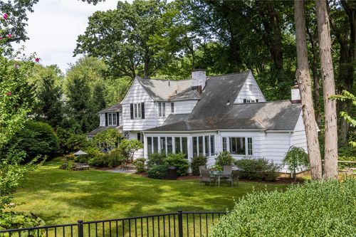 15 Glen Pk Rd, Purchase, NY, 10577-1910 | Card Image