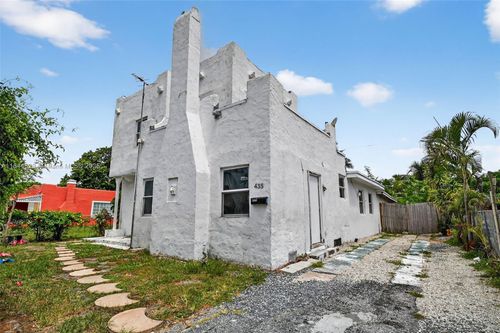 435 Avenida Alegre, West Palm Beach, FL, 33405-2223 | Card Image