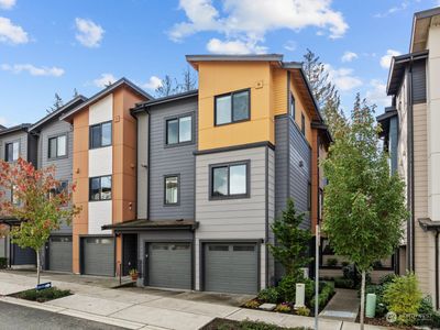 22871 Se 5th Court, Townhouse with 4 bedrooms, 1 bathrooms and 2 parking in Sammamish WA | Image 1