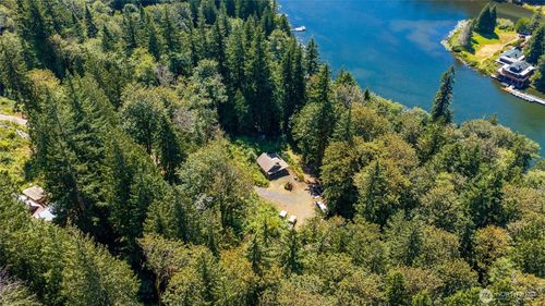 9075 Upper Frost Creek Rd, Maple Falls, WA, 98266-7903 | Card Image