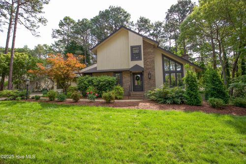 1280 Saint Andrews Dr, Pinehurst, NC, 28374-9633 | Card Image