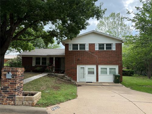 1801 Se 24th Ave, Mineral Wells, TX, 76067-7651 | Card Image