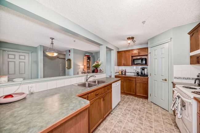 204 - 2212 34 Avenue Sw, Home with 2 bedrooms, 2 bathrooms and 1 parking in Calgary AB | Image 15