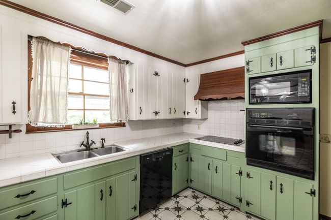 This space has a fun, eclectic feel that makes you smile. | Image 24