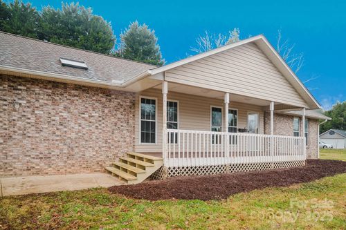 13 Cameron Dr, Etowah, NC, 28729-8726 | Card Image