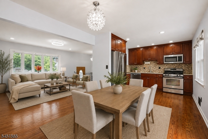 Residential Lease in Edison Twp. 3