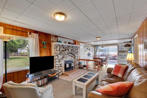 22704 E Park Beach Rd, Newman Lake, WA, 99025-9470 | Card Image