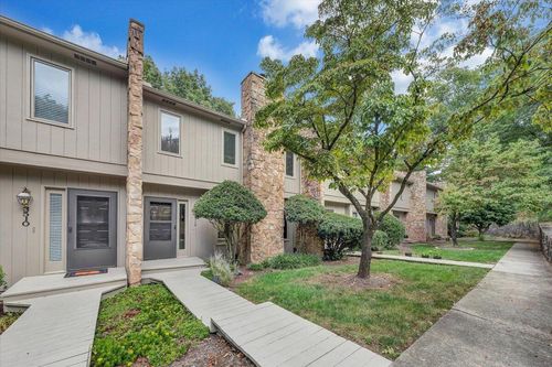 3512 Stonehenge Sq, Roanoke, VA, 24018-5054 | Card Image