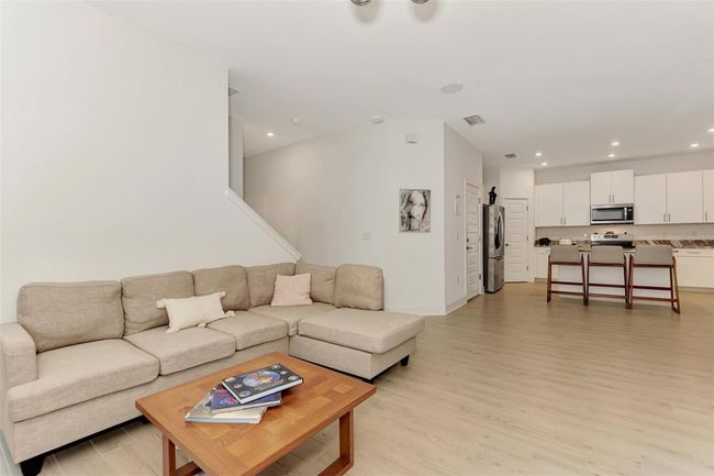 2587 Temple St, House other with 4 bedrooms, 3 bathrooms and null parking in SARASOTA FL | Image 10