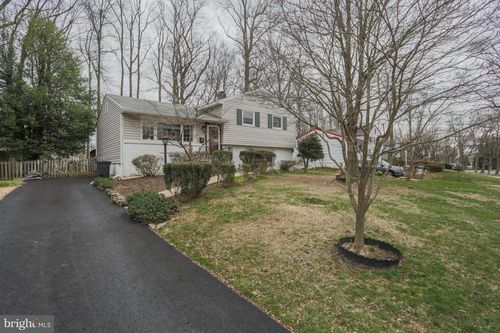 907 Cottage St Sw, VIENNA, VA, 22180-6546 | Card Image