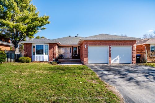 933 Playfair Rd, Midland, ON, L4R4X9 | Card Image