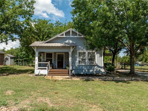 706 E Gassaway, Lott, TX, 76656 | Card Image