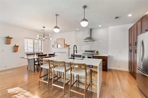 2936 E 14th St, Austin, TX, 78702-1647 | Card Image