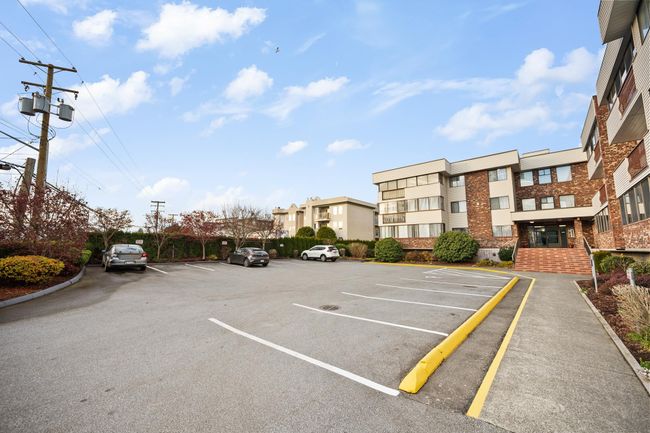 303 - 33369 Old Yale Road, Condo with 2 bedrooms, 1 bathrooms and 1 parking in Abbotsford BC | Image 4