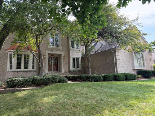 1594 Arbor Creek Dr, Rochester Hills, MI, 48306-3607 | Card Image