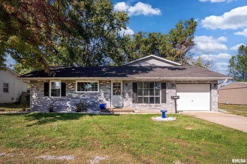 1206 W Goodall St, Marion, IL, 62959-1730 | Card Image