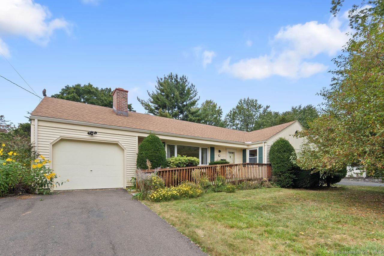 Brookmoor Rd, West Hartford, CT 06107