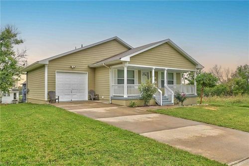 815 Troup Ave, Kansas City, KS, 66101-1548 | Card Image