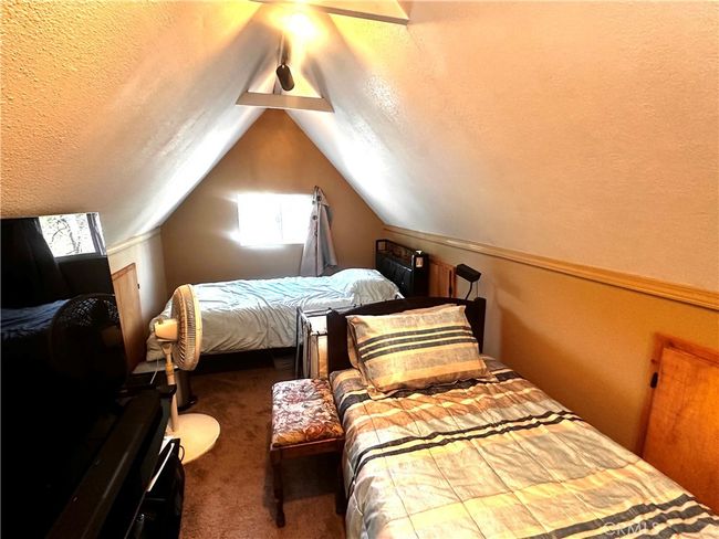 22864 Alder Ln, House other with 1 bedrooms, 2 bathrooms and 4 parking in Crestline CA | Image 19