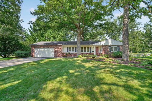 2004 Grand Blvd, Cedar Falls, IA, 50613-4558 | Card Image