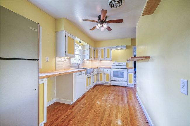 Butcher block counters | Image 6