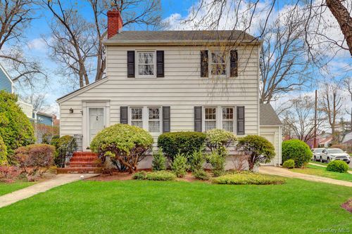 277 E Argyle St, Valley Stream, NY, 11580-4701 | Card Image