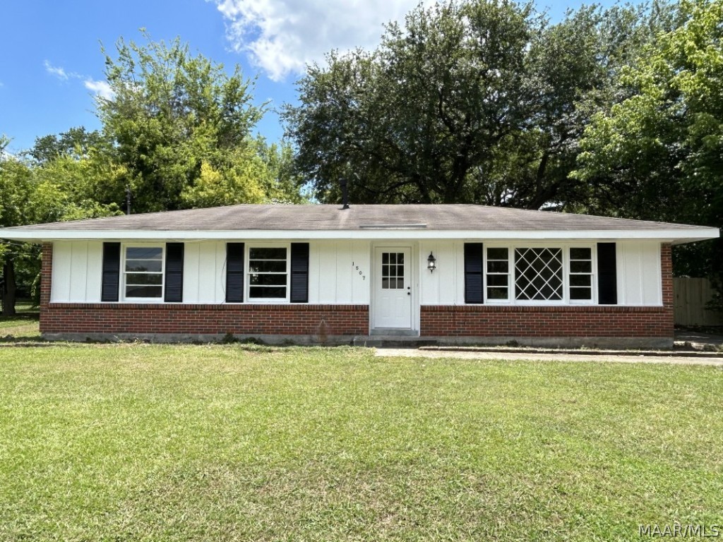 Flamingo Ln, Montgomery, AL 36116