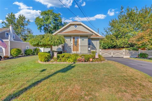 245 N N 7th Street, Babylon, NY, 11757 | Card Image