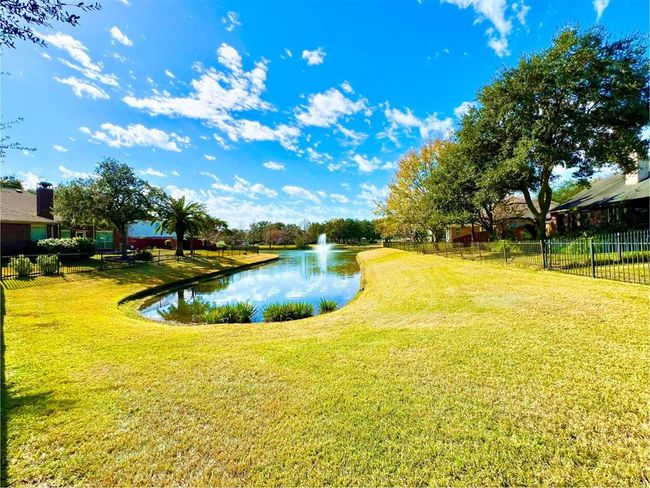 22 Crestview Trl, House other with 4 bedrooms, 3 bathrooms and 3 parking in Houston TX | Image 37