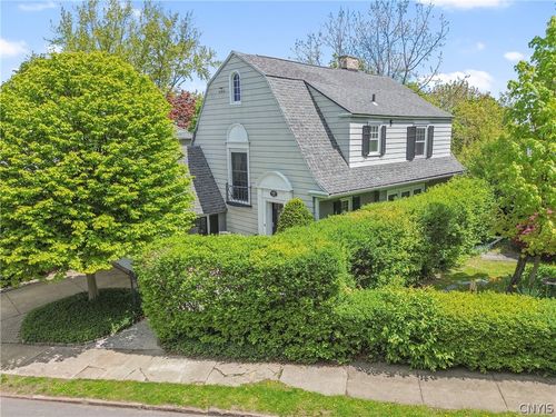 131 Robineau Road, Syracuse, NY, 13207 | Card Image