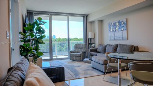 419-16385 Biscayne Blvd #, North Miami Beach, FL, 33160 | Card Image