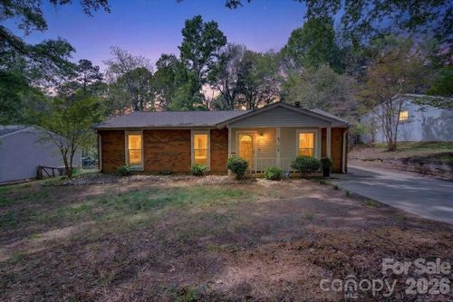 6308 Pineburr Rd, Charlotte, NC, 28211-6208 | Card Image