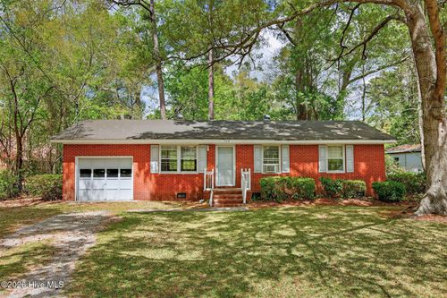 703 E Kristi Cir, Burgaw, NC, 28425-5052 | Card Image
