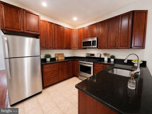 1904 N 17th St, PHILADELPHIA, PA, 19121-3316 | Card Image