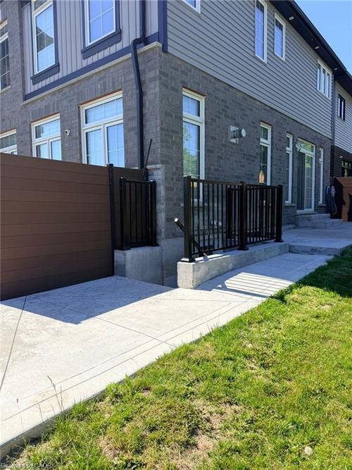 lower-124 Ridgemount St, Kitchener, ON, N2P0K4 | Card Image