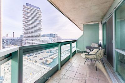 1203 - 10 Queens Quay W, Condo with 1 bedrooms, 1 bathrooms and 1 parking in Toronto ON | Image 3